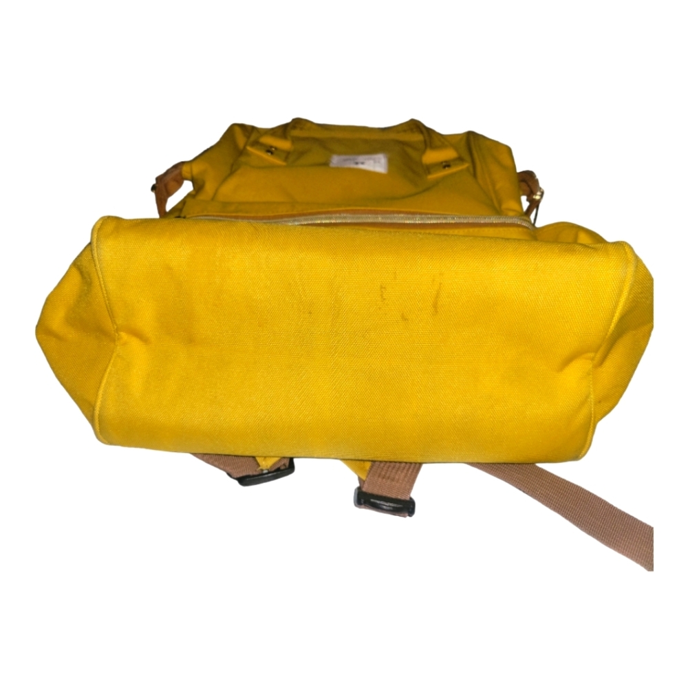 Yellow 💛 backpack - Picture 3 of 6
